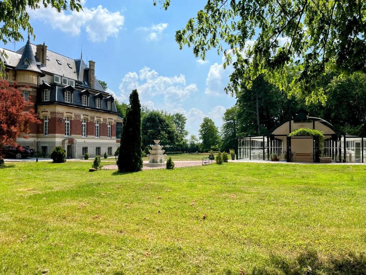 Chateau De Moliens Esterno foto