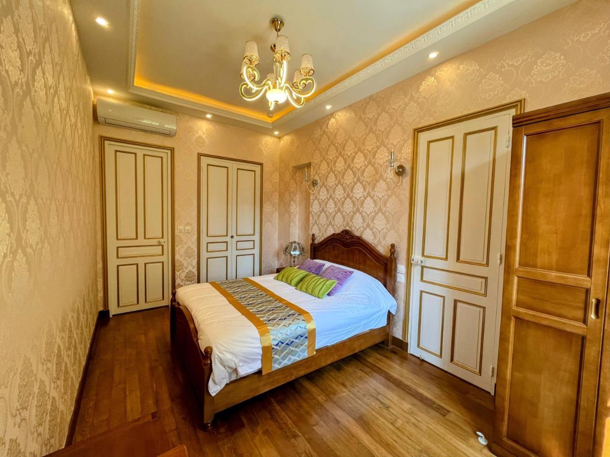Chateau De Moliens Esterno foto