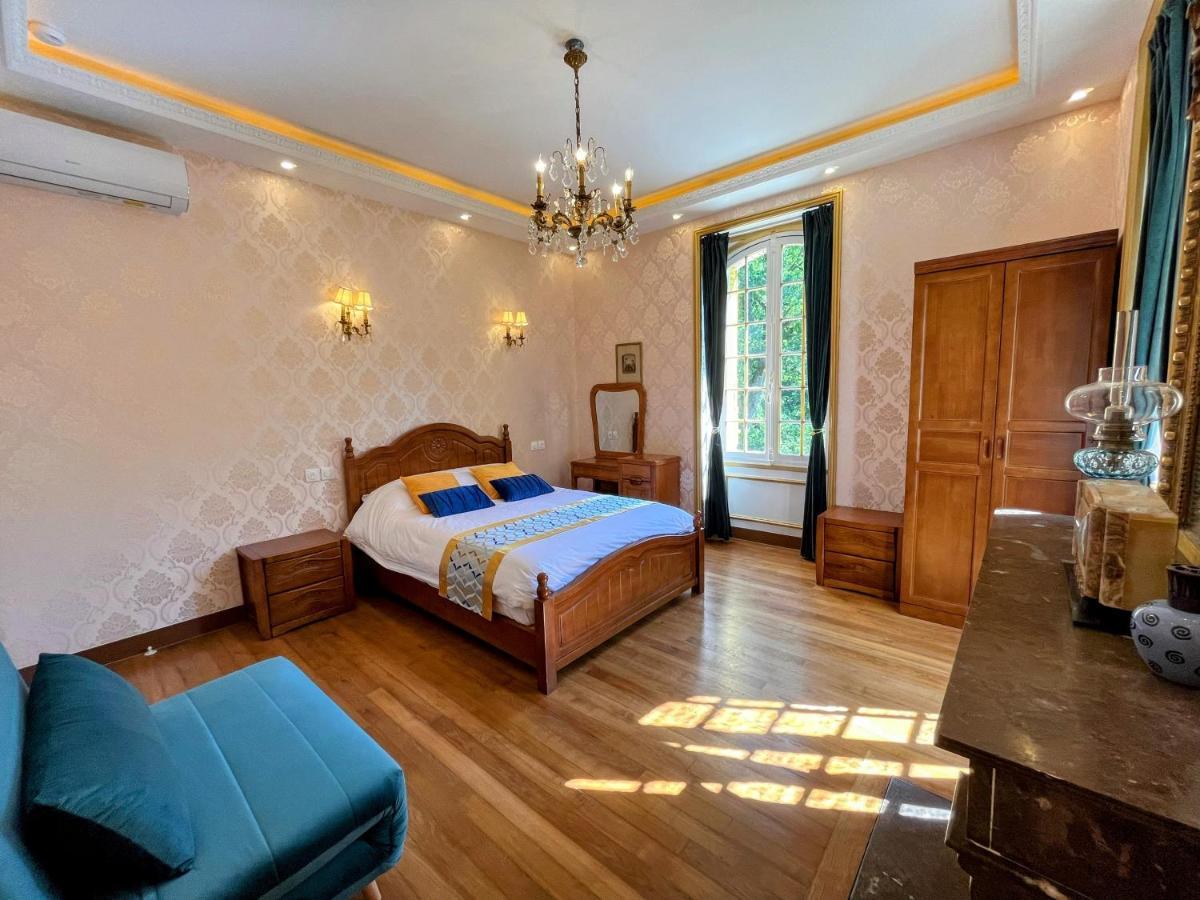 Chateau De Moliens Esterno foto